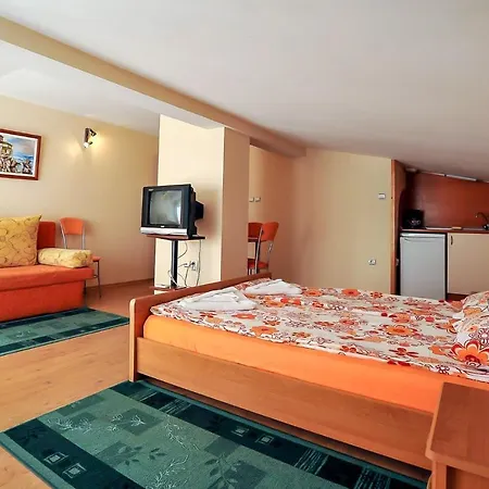 Gorgeous In The Heart Of Old Town Apartment