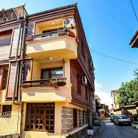 Apartment Gorgeous In The Heart Of Old Town Sozopol